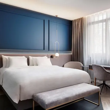 Отель Radisson Collection 5*