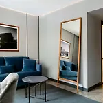 Ξενοδοχείο Radisson Collection 5*