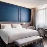 Ξενοδοχείο Radisson Collection 5*