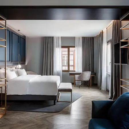 호텔 Radisson Collection 5*